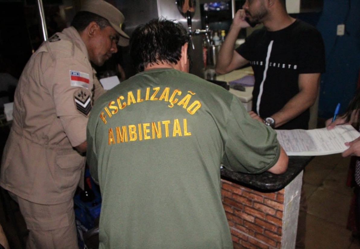 Bar no Vieiralves é flagrado fornecendo salsichas vencidas há quatro meses 