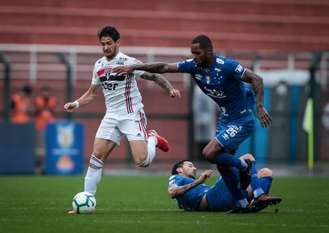 Sob vaias, São Paulo só empata com o Cruzeiro e a crise continua