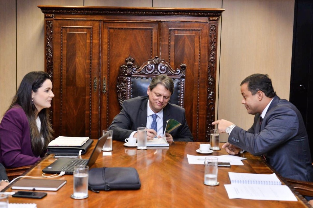 Ministro da Infraestrutura anuncia reabertura de portos e novas obras no Amazonas