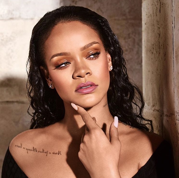 Rihanna é artista da música mais rica do mundo, diz 'Forbes'