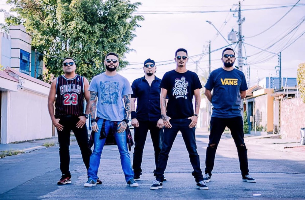 Banda Bates comanda especial Linkin Park em Manaus