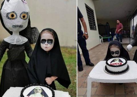Menina de 3 anos viraliza ao ter festa com o tema de filme de terror 