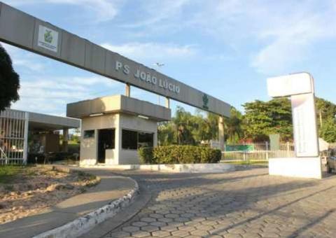 Homem atira em comparsa ao confundi-lo com jovem que iria executar em Manaus 