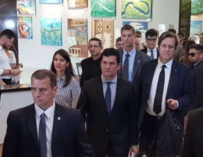 Moro diz que não viu nada de mais em conversas vazadas e sim na invasão de dados