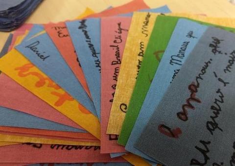 Bandeira dos objetivos sustentáveis ganha mensagens de crianças