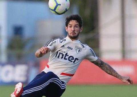 Na despedida do semestre, São Paulo enfrenta o Atlético-MG para amenizar crise