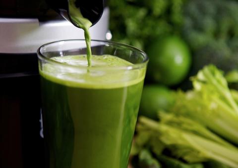 Conheça o suco que elimina os cristais de ácido úrico do seu organismo