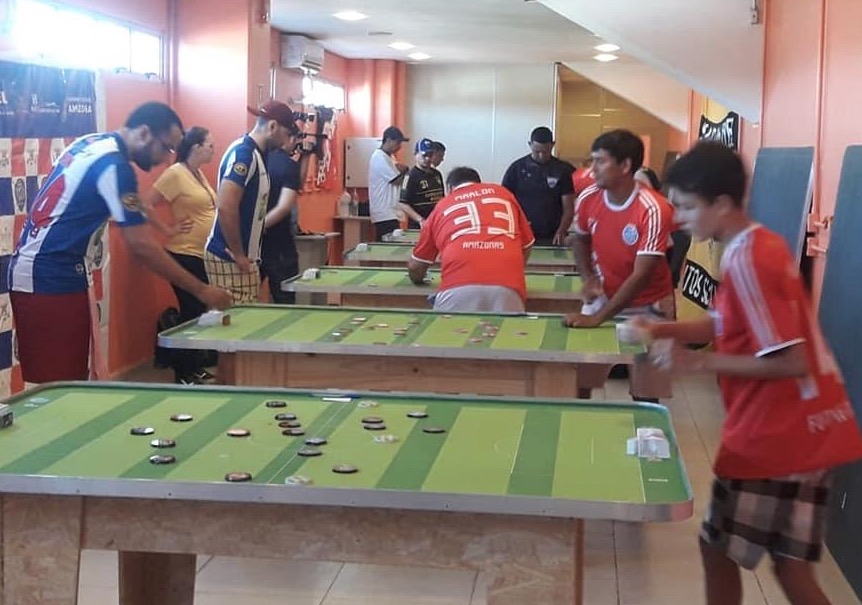 Federação promove campeonato de futebol de mesa em shopping de Manaus 