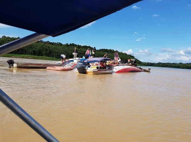 Embarcação que naufragou levava medicamentos no Amazonas 