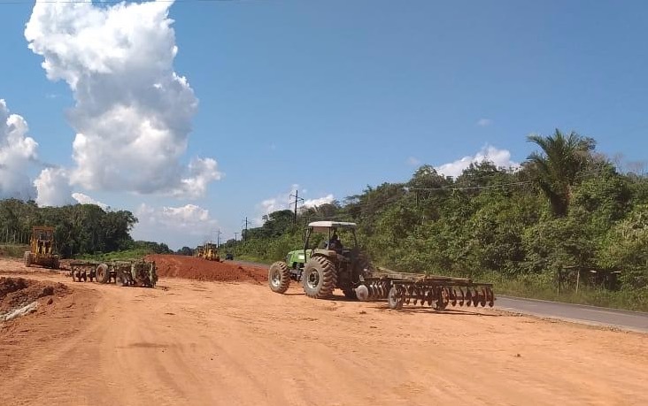 Serviços de terraplanagem na AM-070 são retomados 