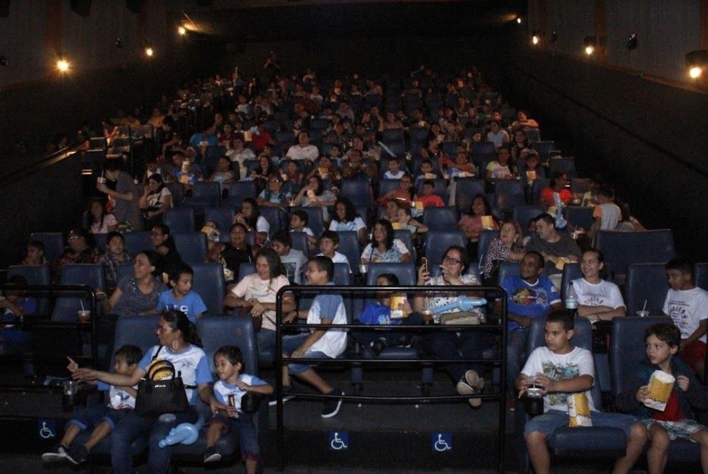 Projeto Cine Azul realiza em Manaus sessão especial para 200 crianças autistas neste sábado