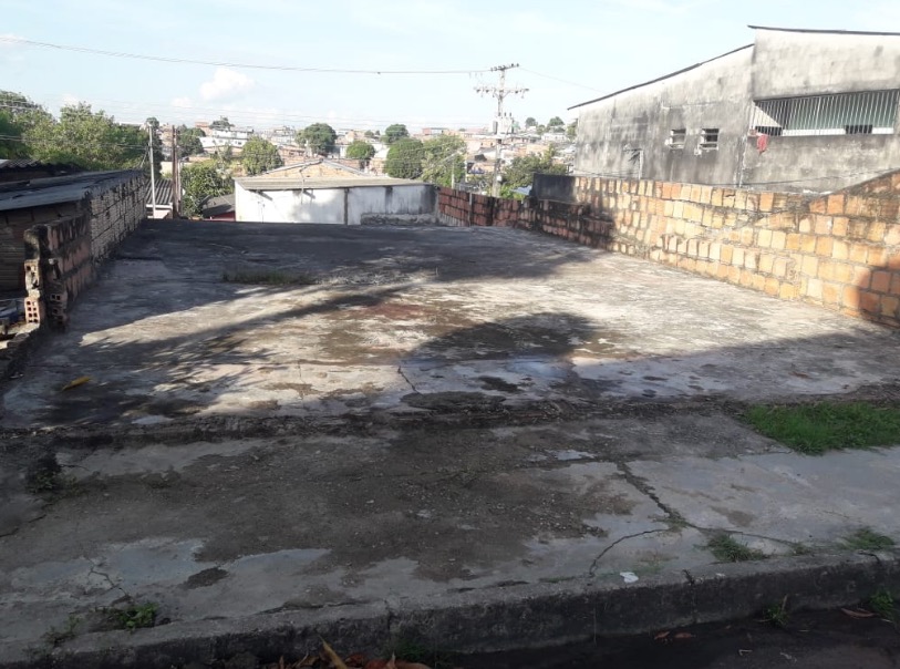 'Amigos' esfaqueiam e apedrejam rapaz até a morte em Manaus