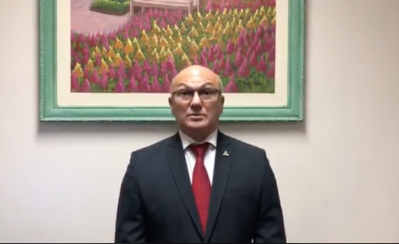 Bolsonaro assina decreto que favorece polo de concentrados da ZFM, diz Menezes