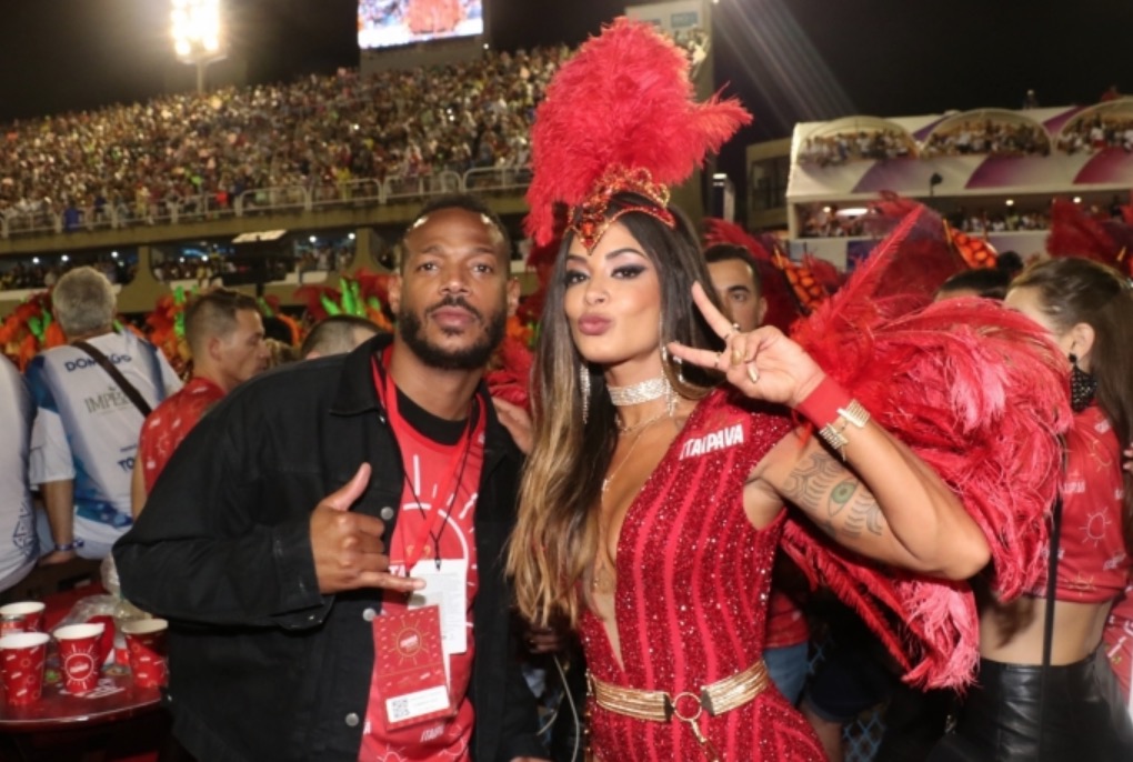 Aline Riscado engata namoro com ator de 'As Branquelas'