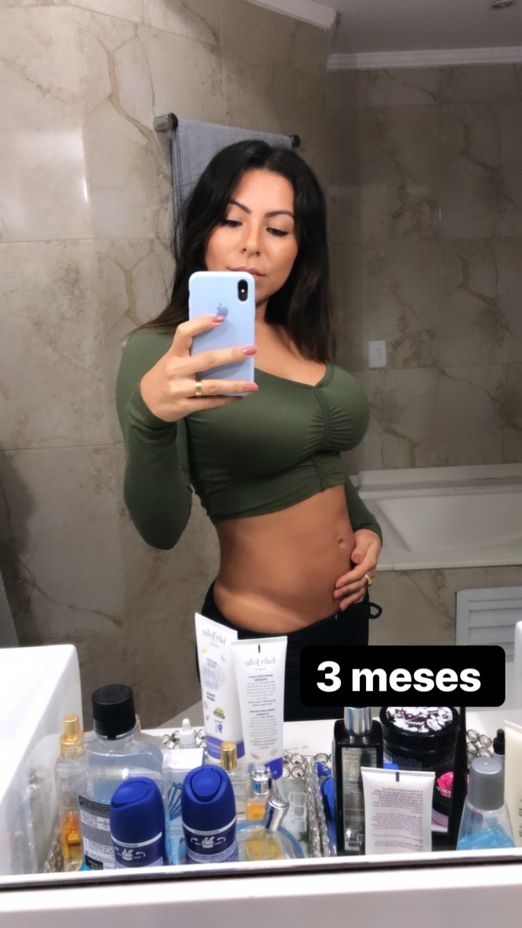 Esposa de Thammy Miranda mostra barriguinha aos 3 meses de gravidez