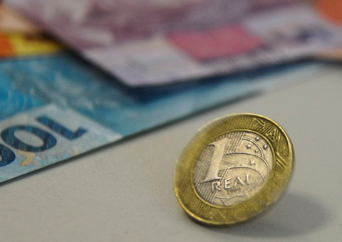 Captação da poupança cai mais de 55% em junho