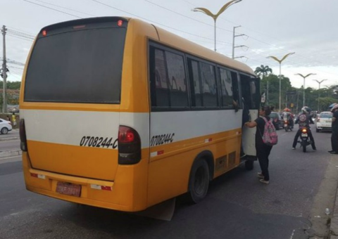 Trio é detido após tentativa de assalto a ônibus alternativo em Manaus 