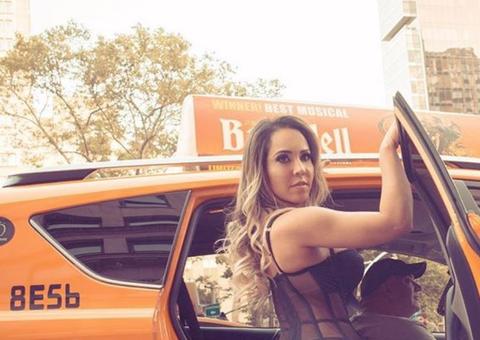 Melão humilha inimigas de fio-dental em Nova York: 'f***** à luz de vela'