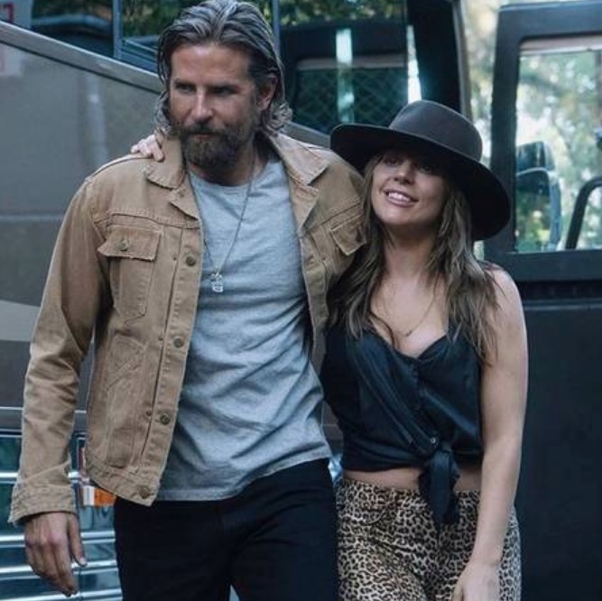 Internautas vão à loucura ao saber que Lady Gaga se mudou para casa de Bradley Cooper 