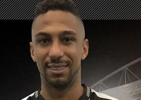 Atacante do Botafogo sofre parada cardíaca durante treinamento    