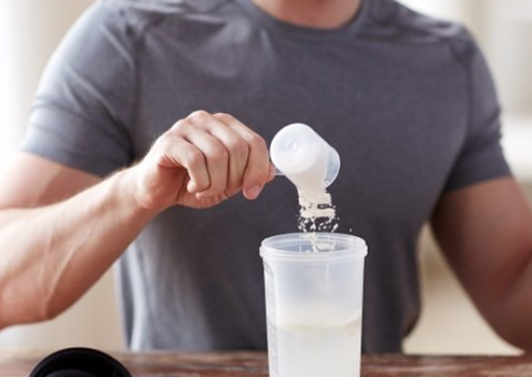 Suplementos de academia prejudicam a pele?