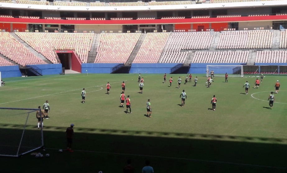 Técnico do Manaus cita calor e torcida como fatores positivos para decisão na Série D 
