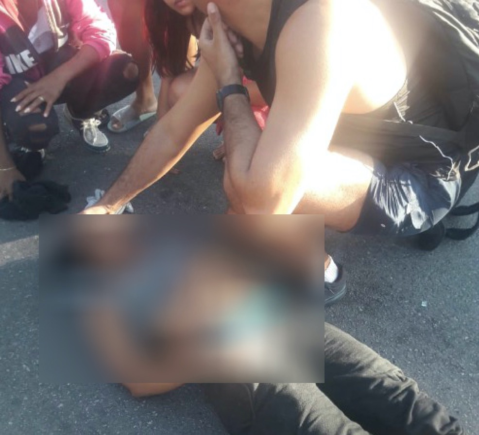 Mulher se joga na frente de ônibus em Manaus