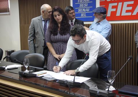 Supermercado assume compromisso para recolher recicláveis em Manaus