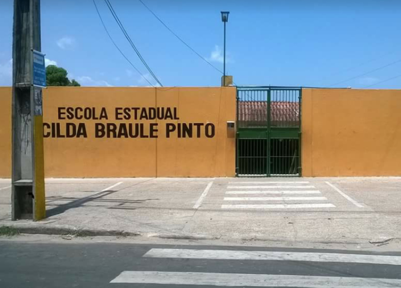 Pais de alunos denunciam a falta de ar-condicionado em escola de Manaus 
