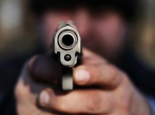 Homem é baleado por atirador misterioso em avenida de Manaus