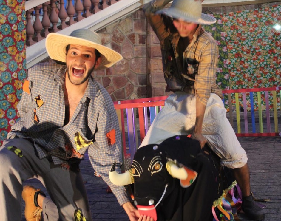 Espatódea Trupe apresenta espetáculo de teatro popular em Itacoatiara