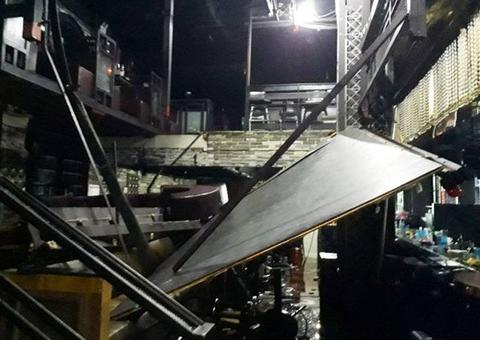 Teto de boate desaba e deixa dois mortos e feridos