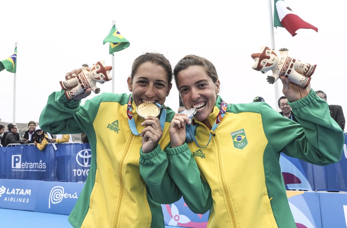 Brasil conquista ouros no triatlo e na patinação artística no Pan de Lima