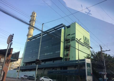 UEA disponibiliza universitários de farmácia para estágio em indústria alimentícia