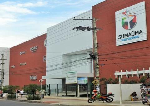Homens armados assaltam loja no Shopping Sumaúma em Manaus 