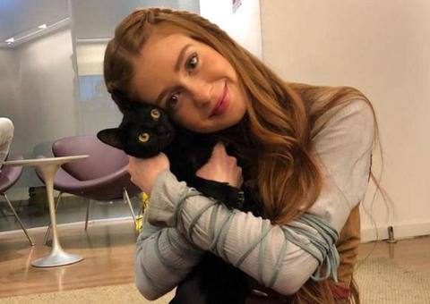 Marina Ruy Barbosa se despede de gata de estimação e comove fãs