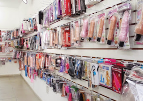 Homem furta pênis de borracha em sexy shop, no Centro de Manaus