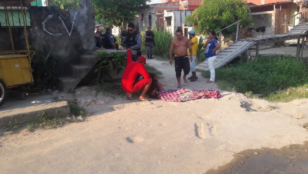 No dia dos pais, genro e sogra são brutalmente assassinados por atiradores encapuzados em Manaus