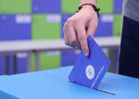 Eleições primárias na Argentina acentuam polarização