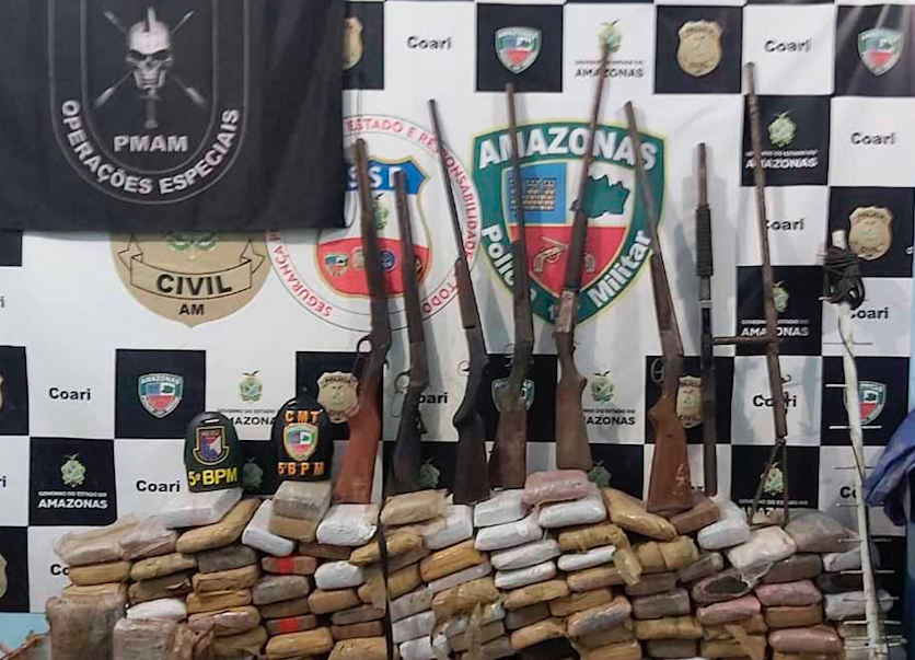 Drogas avaliadas em R$ 1,5 milhão, armas e lanchas são apreendidas no Amazonas