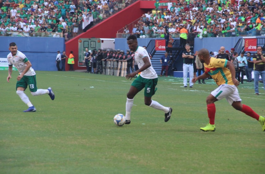 Brusque sai na frente e Manaus busca o empate na Arena da Amazônia