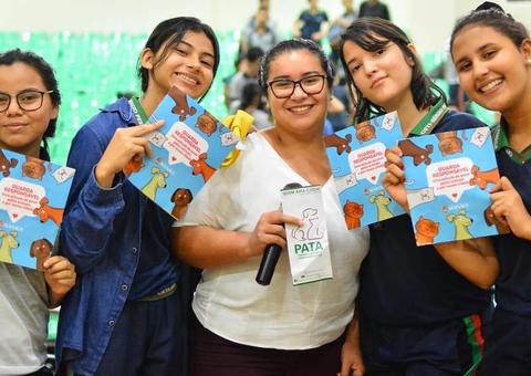 Estudantes apresentam exposição e projeto sobre proteção aos animais