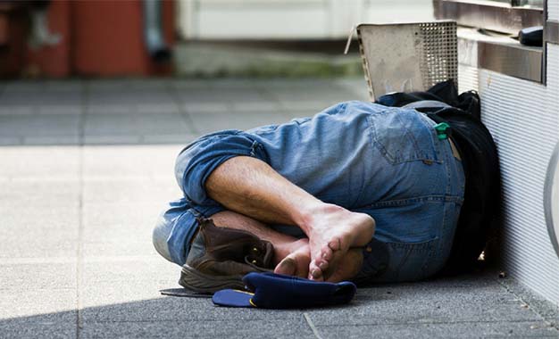 Reame oferece serviços gratuitos para pessoas em situação de rua em Manaus