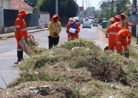 Serviço de limpeza pública faz mutirão na zona Oeste de Manaus