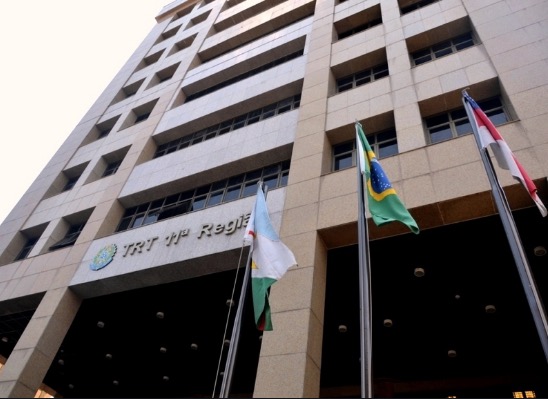 Funcionária ganha R$ 48,7 mil após sofrer assédio com toque nos seios em Manaus