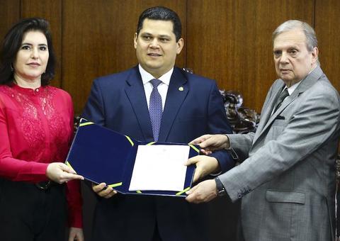 No Senado, relator tira da reforma da Previdência BPC e aposentadorias especiais