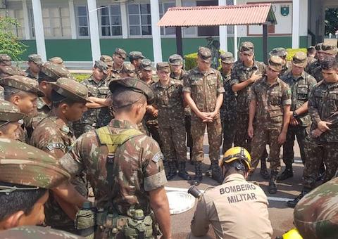 Bombeiros treinam militares do Exército para combater queimadas no Amazonas
