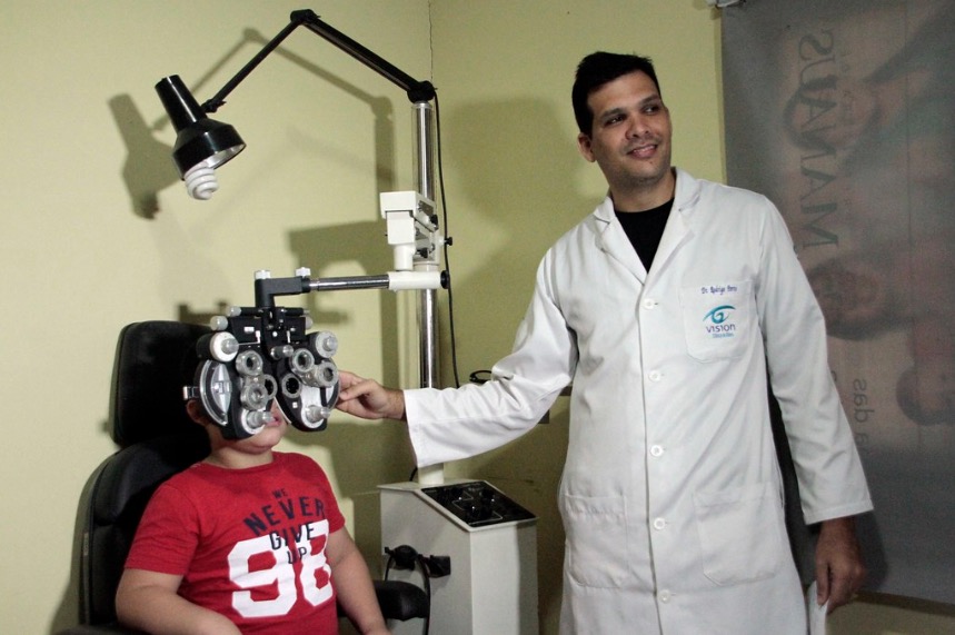 Moradores da zona rural de Manaus recebem atendimento oftalmológico gratuito