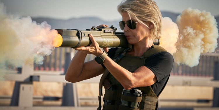 Sarah Connor quebra tudo no novo trailer de O Exterminador do Futuro 6