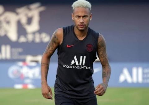 Neymar informa ao PSG que irá permanecer no clube, diz jornal francês